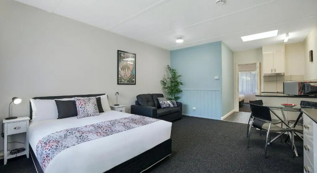 Студия Deluxe Hamilton Lakeside Motel