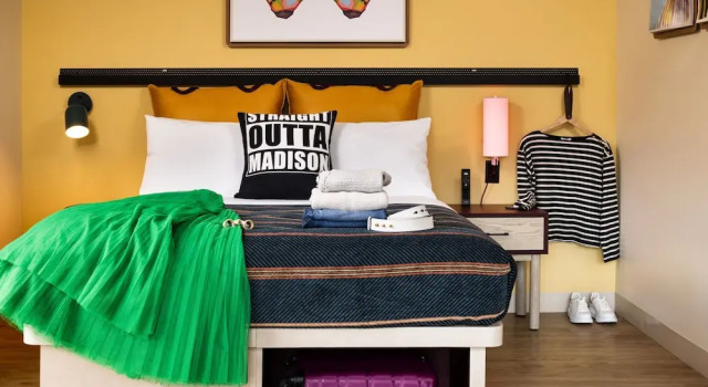 Standardowy czteroosobowy pokój Moxy Madison Downtown
