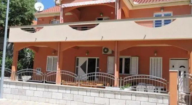 Apartments Perla, Забронировать Апартаменты/квартира Отели Биоград-на-Мору с парковкой, рядом с Kornati Marina, Парковка