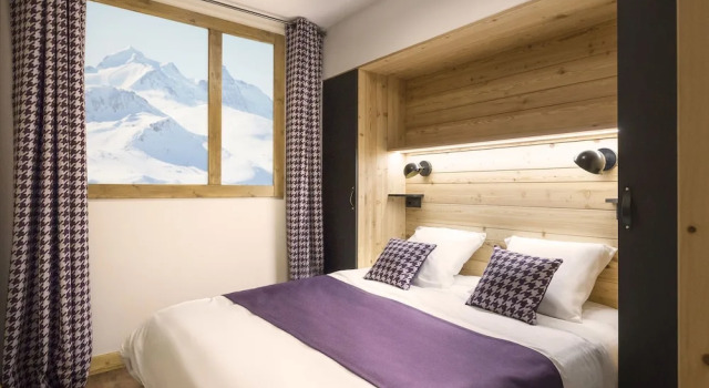 Modern Comfort by the Slopes