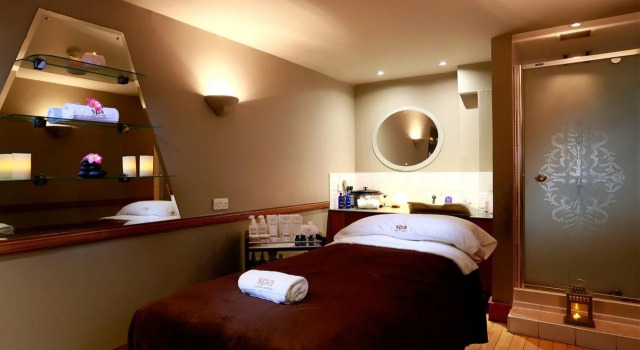 Edinburgh Marriott Hotel Holyrood, Забронировать Отель Бизнес-отели Эдинбурга, рядом с Общественная парковка Ватерлоо-плейс, 4* 5*