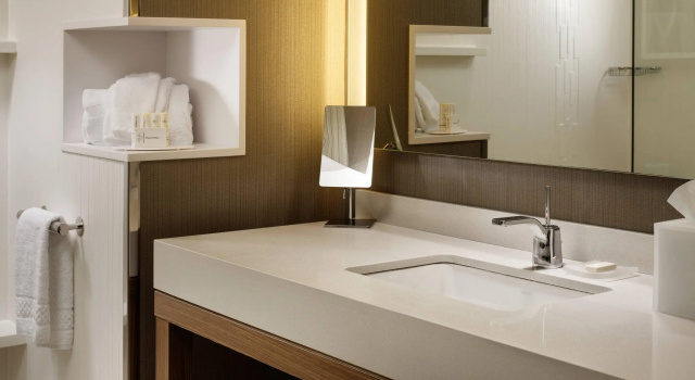 Четырёхместный номер Standard Courtyard by Marriott Erie Bayfront