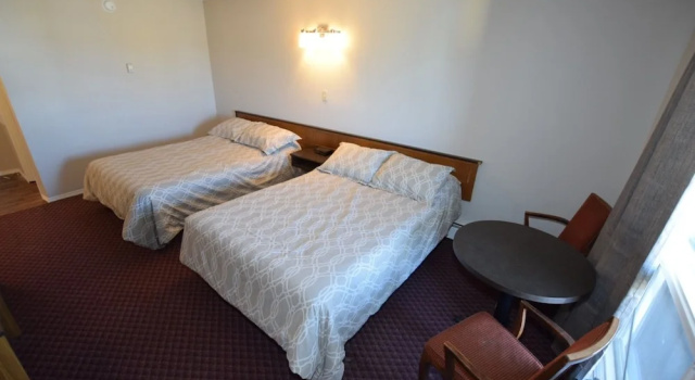 Четырёхместный номер Standard Airways Motel