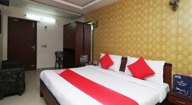 Номер Standard Hotel O Gayatri Palace