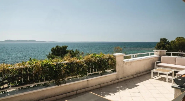 Апартаменты Мансарда c 1 комнатой с балконом и с видом на море Apartments Lucija