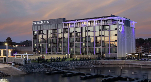 Номер Standard DoubleTree by Hilton Hot Springs