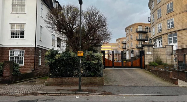 Beautiful 1-bed Apartment in Wimbledon- London, Varaa Huoneisto Asunnot kohteessa Merseyside, Huoneisto
