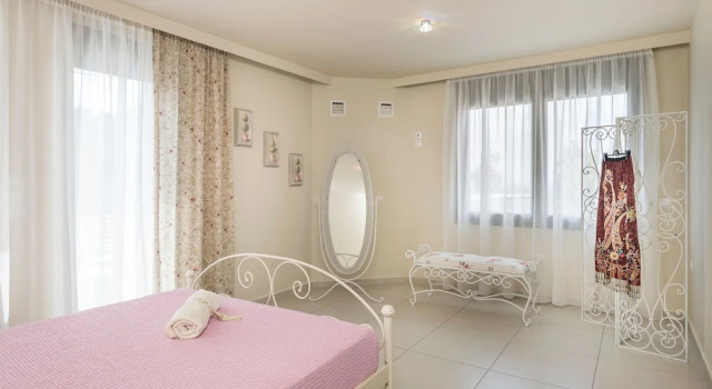 Villa Antoni, Reserva ahora Villa Hoteles en Galatás con piscina, Piscina