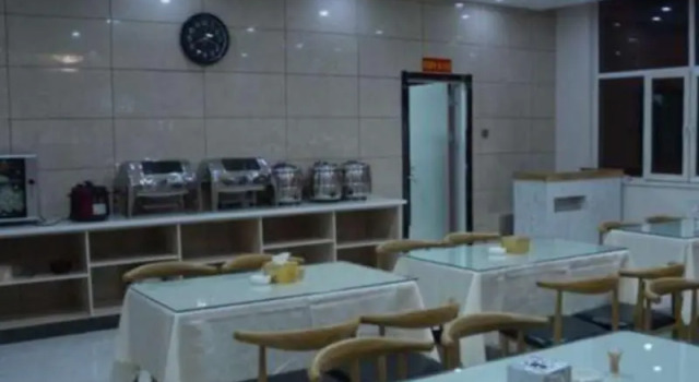 Shell Yining City Jiefang Xi Road Hotel, Prenota Hotel Hotel a Xinjiang con parcheggio, Parcheggio