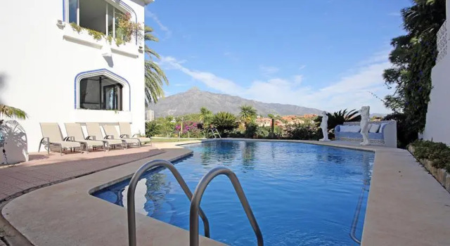 Villa Blanca Puerto Banus, Забронировать Вилла Коттеджи Марбелья, рядом с Playas del Duque, Коттедж