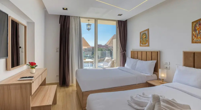 Полулюкс Diamond pyramids hotel