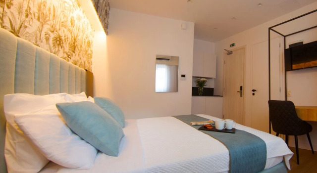 Phaedrus Living Modern Kriel Suites 204