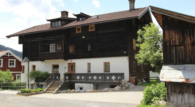 Alluring Chalet With Garden, Balcony, Ski Storage, BBQ, Забронировать Шале Отели Тироля 3 звезды, 3*