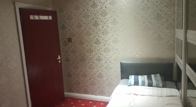 Lovely 1-bed Studio in London, Забронировать Дом для отпуска Коттеджи Большого Лондона, Коттедж