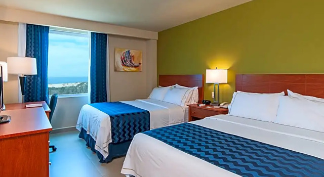 Четырёхместный номер Standard с видом на океан Holiday Inn Express Cabo San Lucas by IHG