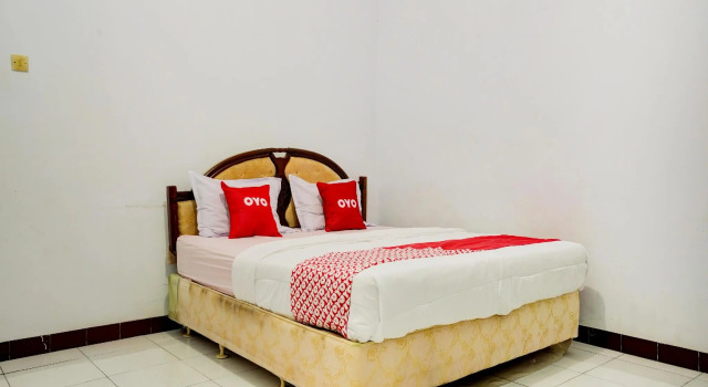 Suite OYO 90118 Hotel Diamond Syariah