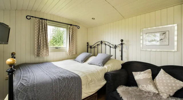 Luxurious Camping Cottage in Nordley, No Deposit, Varaa Leirintäalue Telttailu ja glamping kohteessa Bridgnorth, Leirintäalue