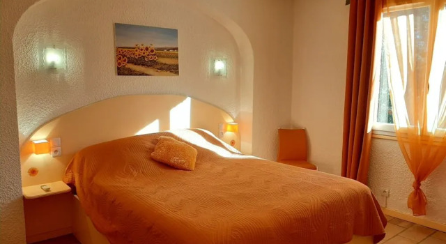 Mas des Genêts d'Or Les Chambres d'Hôtes, Rezervați Hotel Ortaffa Pyrénées-Orientales