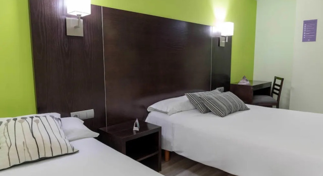 Трёхместный номер Standard Hotel Cardeña by gaiarooms