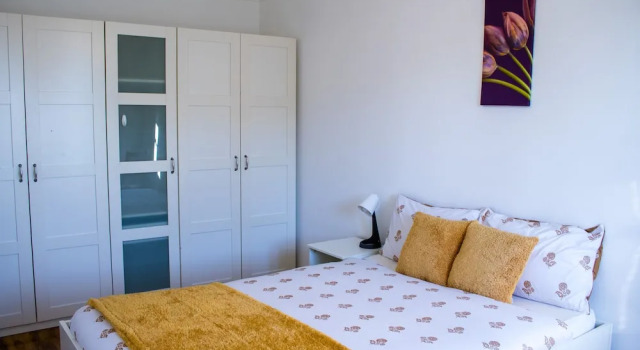 Charming 2-bed Fully Furnished Apartment in London, Varaa Huoneisto Asunnot kohteessa Merseyside, Huoneisto