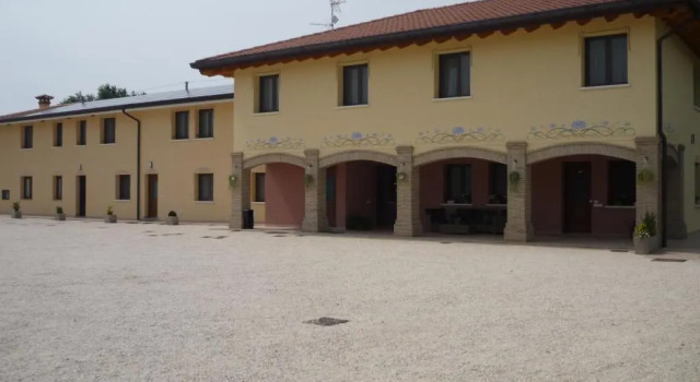 Agriturismo Ai Laghi, Book Hotel Pocenia 