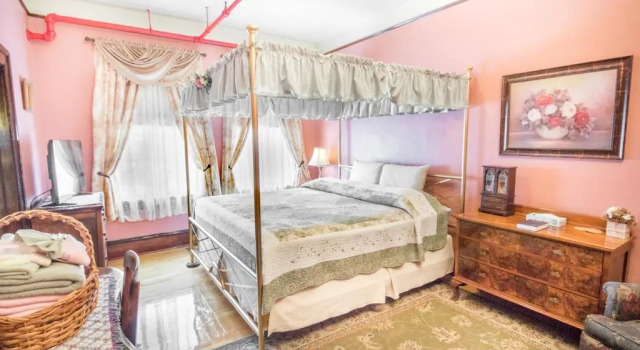 Номер Deluxe The Edgewater Hotel