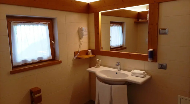 Семейный номер Standard с балконом и с видом на горы Hotel Monte Bondone