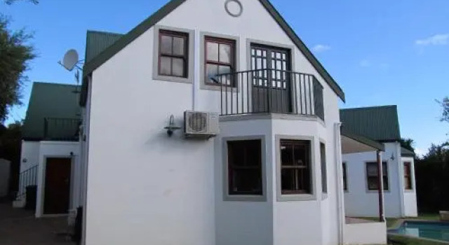 Luxury Secure Flat Apartment, Забронировать Апартаменты/квартира Отели Cape Peninsula с бассейном, Бассейн