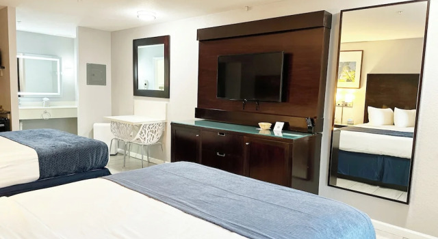 3 Palms Sarasota Suites, Prenota Hotel Whitfield Estates Florida