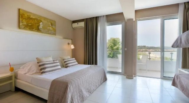 Четырёхместный номер Standard с частичным видом на море Sidari Beach Hotel
