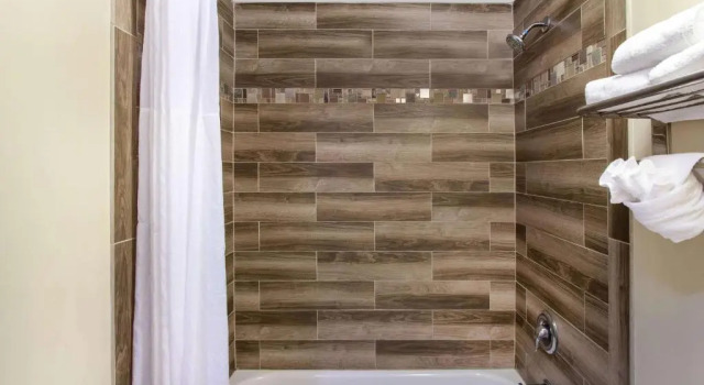 Четырёхместный номер Standard Baymont by Wyndham Jacksonville/Butler Blvd