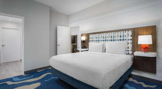 Двухместный люкс c 1 комнатой Hampton Inn & Suites Naples South