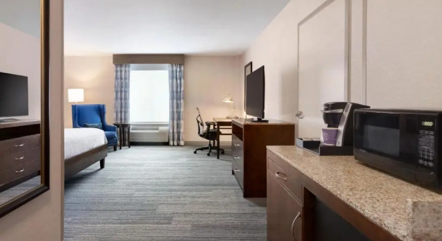 Двухместный номер Deluxe Hilton Garden Inn Stony Brook