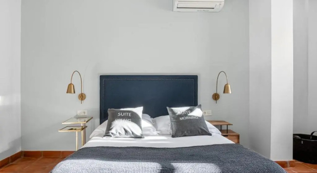 Limehome Granada Calle Sta. Ana, Varaa Huoneistohotelli Granadan keskusta 