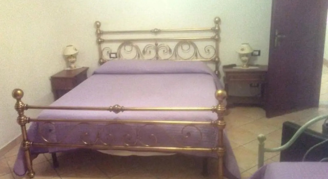B&B L'Agrifoglio, Book Bed and Breakfast Hoteller i Magliolo med parkering, Parkering
