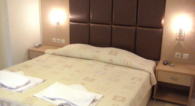 Двухместный номер Economy с балконом Hotel Avra