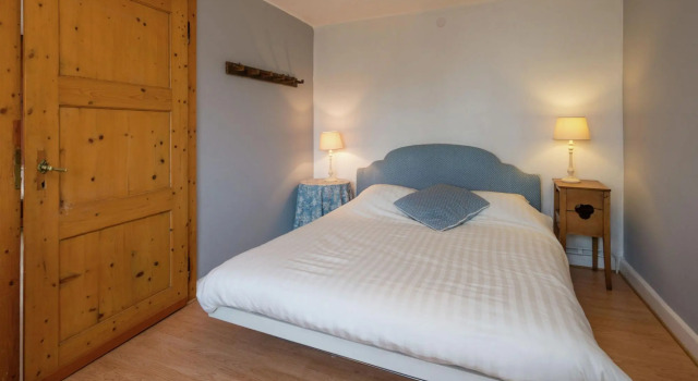 Medieval Farmhouse With Private Garden, Rezervovat Hotel Hotely v Lutych s parkováním, Parkování