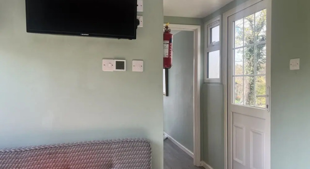 Номер Standard Dog and castle