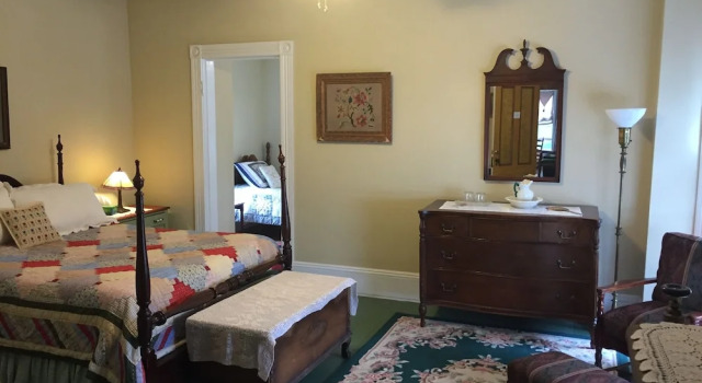 Evangeline's Tower Bed & Breakfast, Rezervasyon Bed and Breakfast Parrsboro 