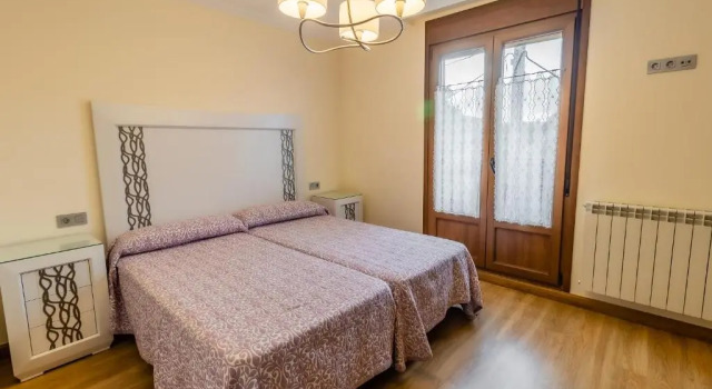 Коттедж Apartamentos & casas rurales Santo Domingo de Silos
