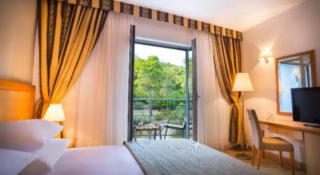 Двухместный номер Superior с балконом Aminess Vival Grand Azur Hotel