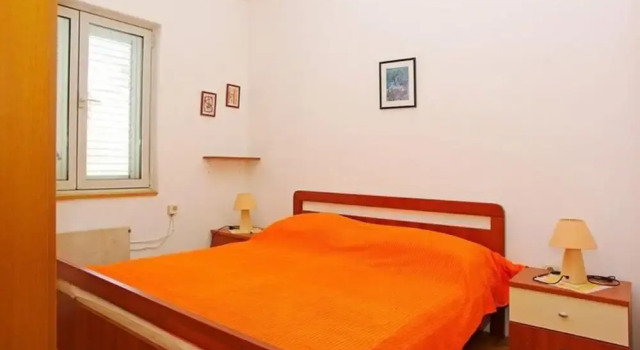Apartments Tomasic - Two Bedroom Apartment With Terrace and Sea View, Prenota Appartamento Hotel a Croatian Islands con parcheggio, Parcheggio