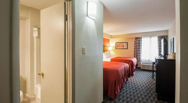 Номер Deluxe Quality Inn near Potomac Mills