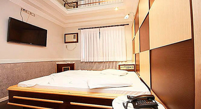 Hotel Diamante, Забронировать Отель Отели Сан-Пауло с парковкой, рядом с Пенья-Ложас Бесни, Парковка
