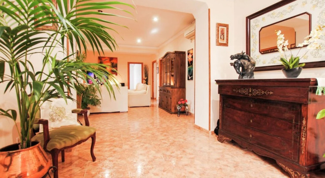 Cosy Finca With big Private Swimming Pool Very Centrally Located on the Island, Book Hotel Inca Majorca