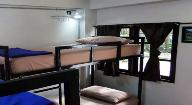 Deejai Backpackers