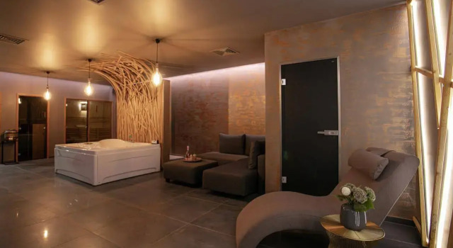 Reverence Hotel