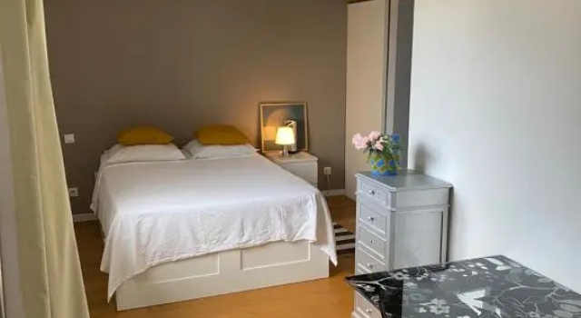 Jasmin House, Rezerwuj Hotel Hotele w Cenon z basenem, Basen