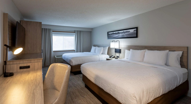 Четырёхместный номер Standard GrandStay Hotel & Suites