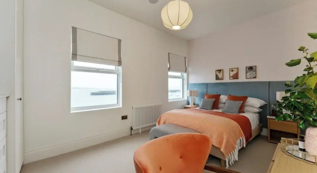 Modern 2-bed Apartment - Sleeps 6 - Seafront View, Брондау Пәтер Donaghadee Down County